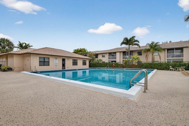 5511 Lakeside Drive 202, Margate, FL 33063