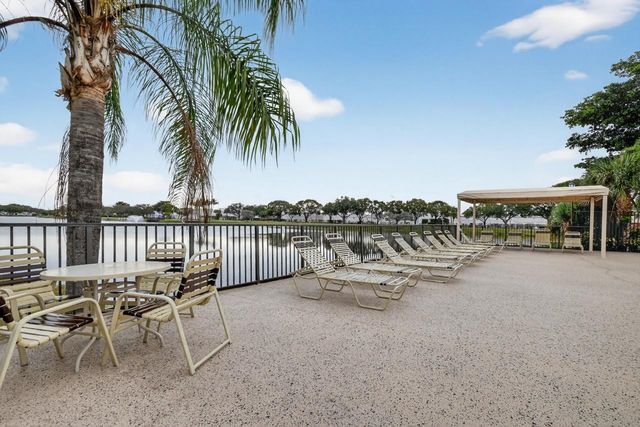 5511 Lakeside Drive 202, Margate, FL 33063