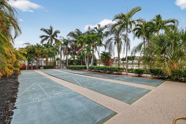 5511 Lakeside Drive 202, Margate, FL 33063