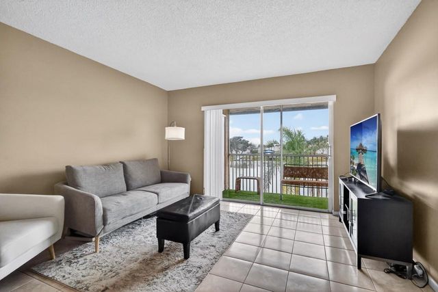 5511 Lakeside Drive 202, Margate, FL 33063