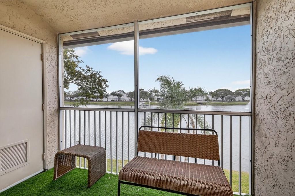 5511 Lakeside Drive 202, Margate, FL 33063