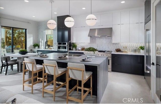 420 Milpas, Irvine, CA 92602