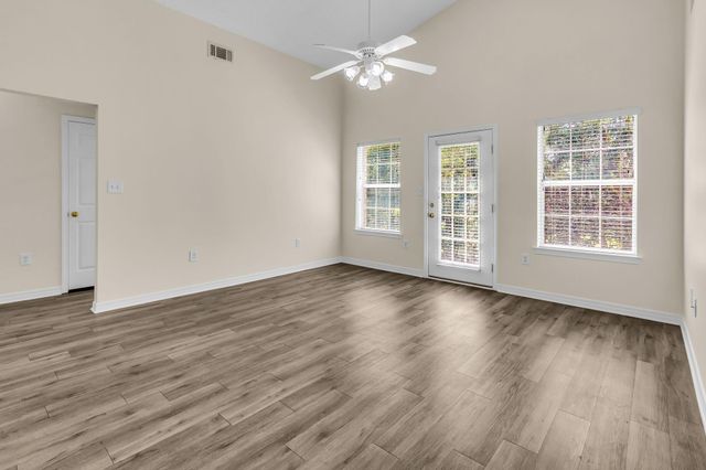 1013 Freeport Court, Mary Esther, FL 32569