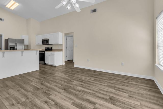 1013 Freeport Court, Mary Esther, FL 32569