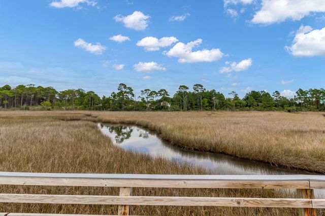 1013 Freeport Court, Mary Esther, FL 32569