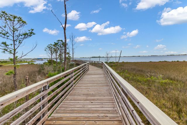 1013 Freeport Court, Mary Esther, FL 32569