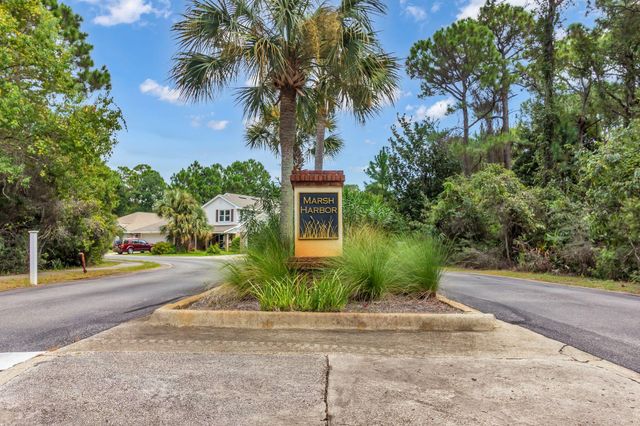 1013 Freeport Court, Mary Esther, FL 32569