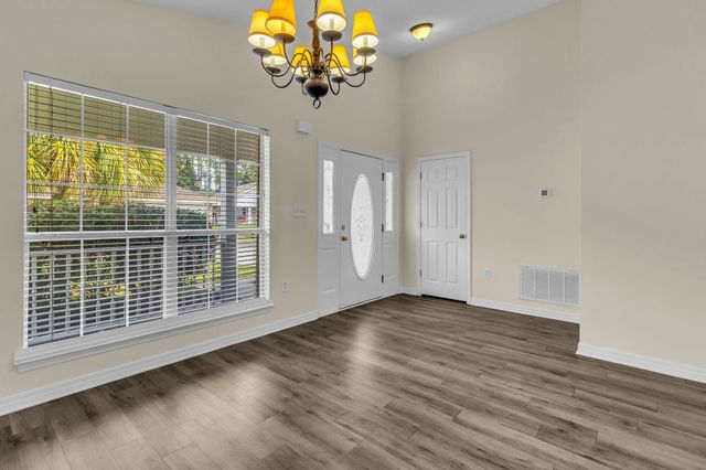 1013 Freeport Court, Mary Esther, FL 32569