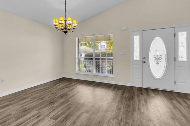 1013 Freeport Court, Mary Esther, FL 32569