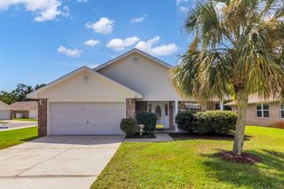 1013 Freeport Court, Mary Esther, FL 32569