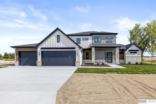 2214 S Riverwood Drive, Fremont, NE 68025