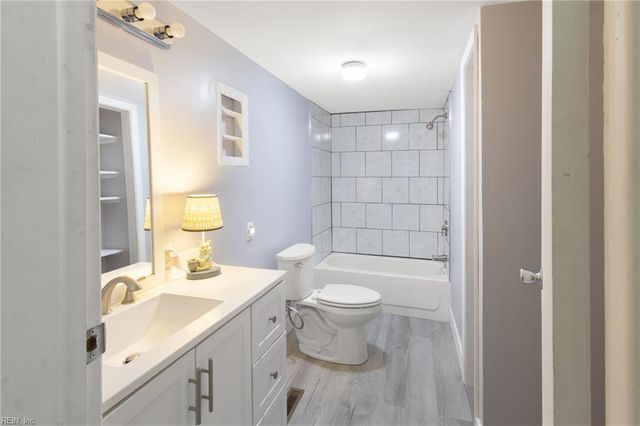 3163 Ambrose RD, Hayes, VA 23072