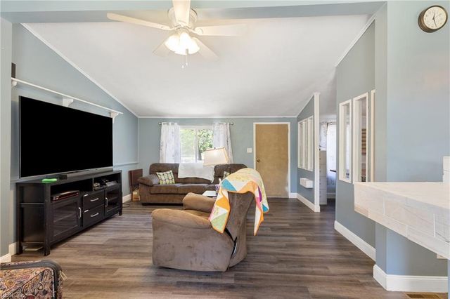 3163 Ambrose RD, Hayes, VA 23072