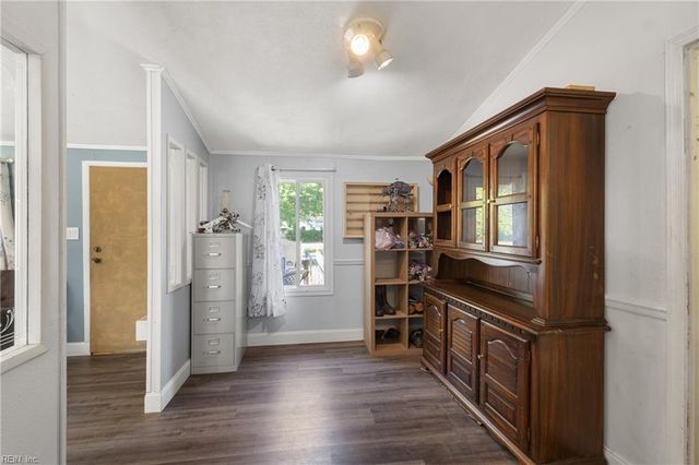 3163 Ambrose RD, Hayes, VA 23072