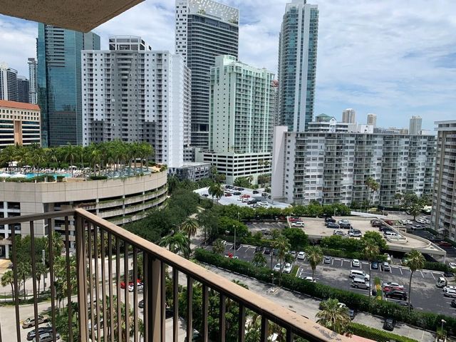 1450 Brickell Bay Dr 1506, Miami, FL 33131