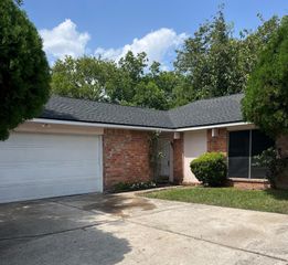 11818 Sawmill Stream Circle, Houston, TX 77067