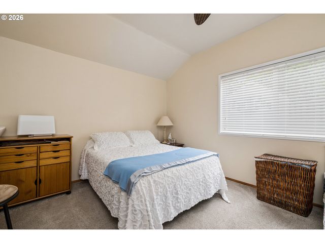 420 RIVERVIEW Blvd, Springfield, OR 97477