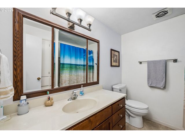 420 RIVERVIEW Blvd, Springfield, OR 97477