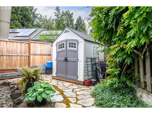 420 RIVERVIEW Blvd, Springfield, OR 97477