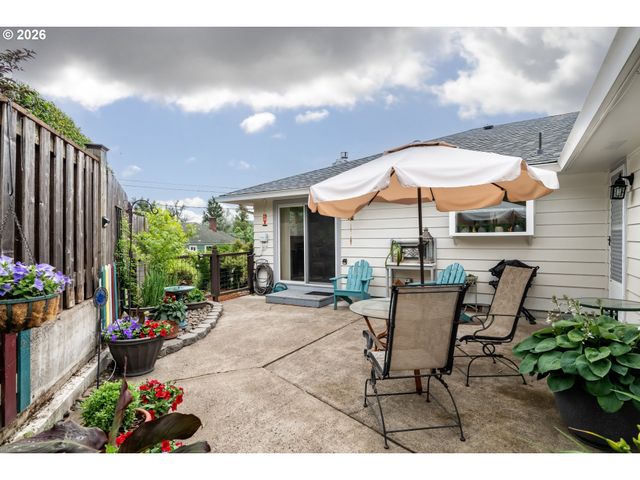 420 RIVERVIEW Blvd, Springfield, OR 97477