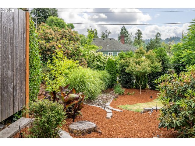 420 RIVERVIEW Blvd, Springfield, OR 97477