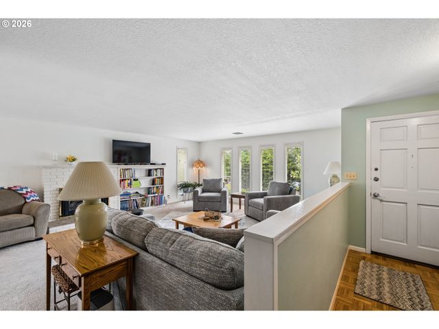 420 RIVERVIEW Blvd, Springfield, OR 97477