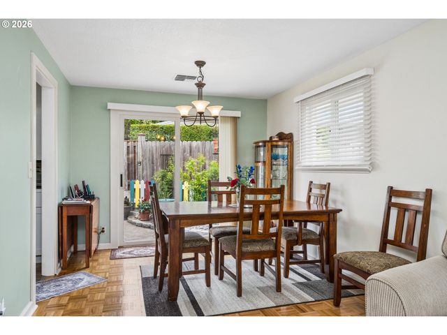 420 RIVERVIEW Blvd, Springfield, OR 97477