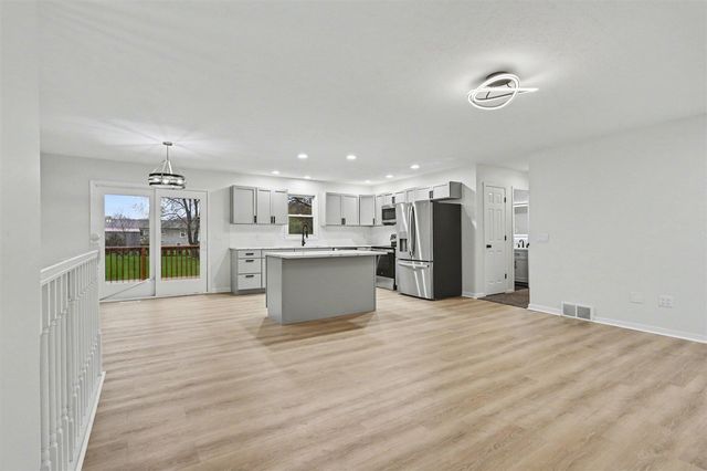 676 N 10th Street, Plainwell, MI 49080