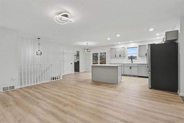 676 N 10th Street, Plainwell, MI 49080