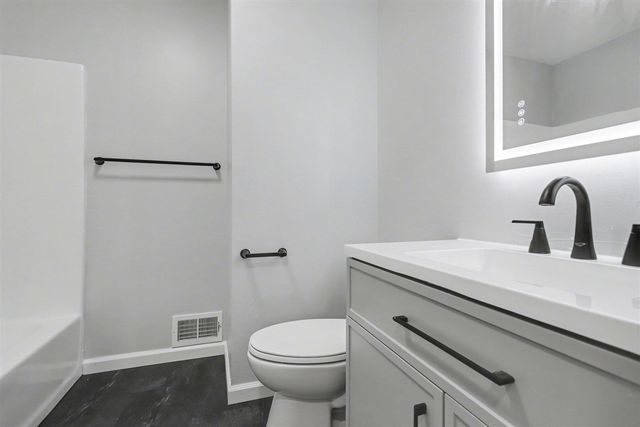 676 N 10th Street, Plainwell, MI 49080