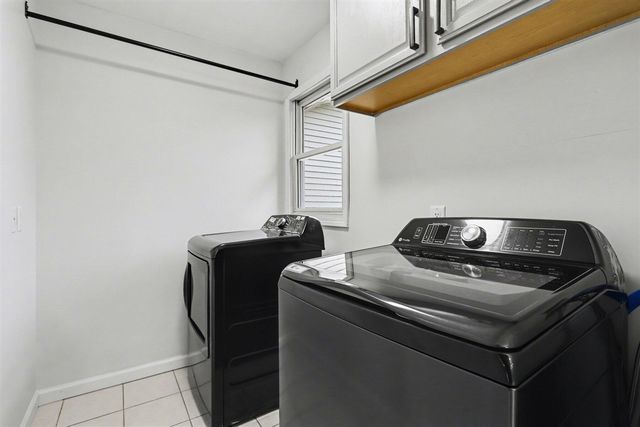 676 N 10th Street, Plainwell, MI 49080