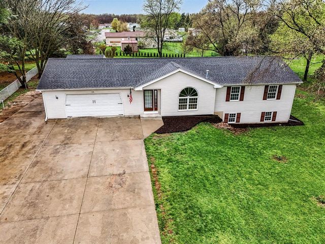 676 N 10th Street, Plainwell, MI 49080