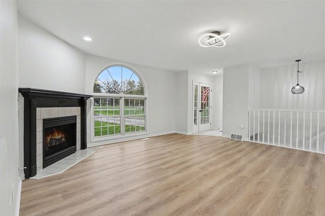 676 N 10th Street, Plainwell, MI 49080