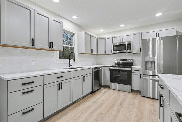 676 N 10th Street, Plainwell, MI 49080