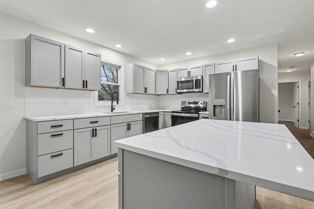 676 N 10th Street, Plainwell, MI 49080