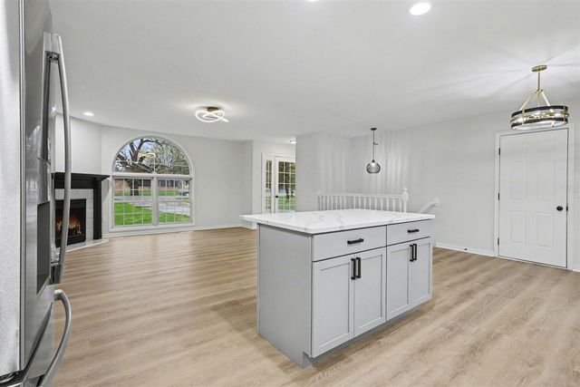 676 N 10th Street, Plainwell, MI 49080