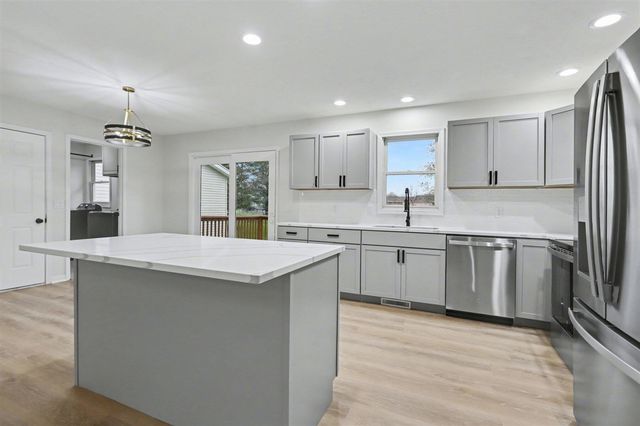 676 N 10th Street, Plainwell, MI 49080