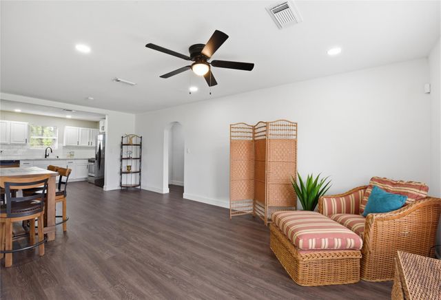 2217 Creston Drive, Houston, TX 77026