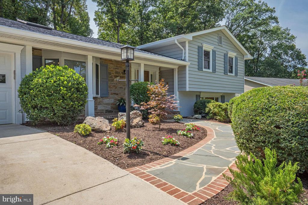2615 E MEREDITH DR, Vienna, VA 22181