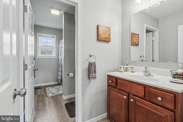 1215 AYLESBURY LN, York, PA 17404
