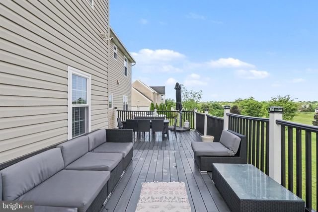 1215 AYLESBURY LN, York, PA 17404