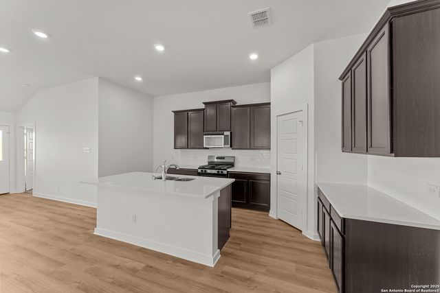 8724 Rucker Pond Trail, San Antonio, TX 78252