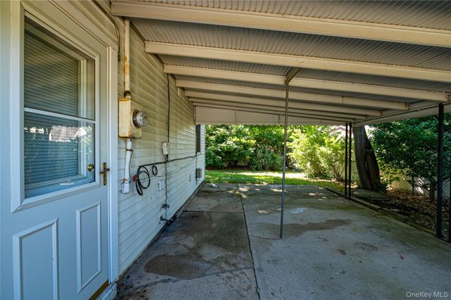 93 Barnyard Lane, Levittown, NY 11756