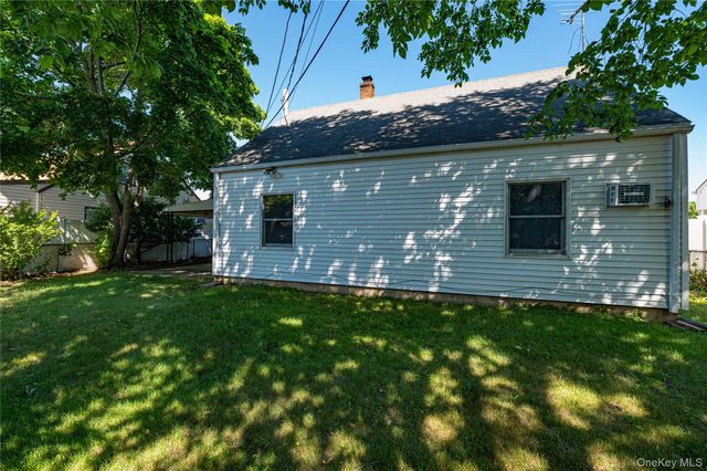 93 Barnyard Lane, Levittown, NY 11756