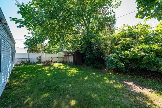 93 Barnyard Lane, Levittown, NY 11756