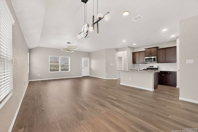6806 BALE RDG, San Antonio, TX 78252