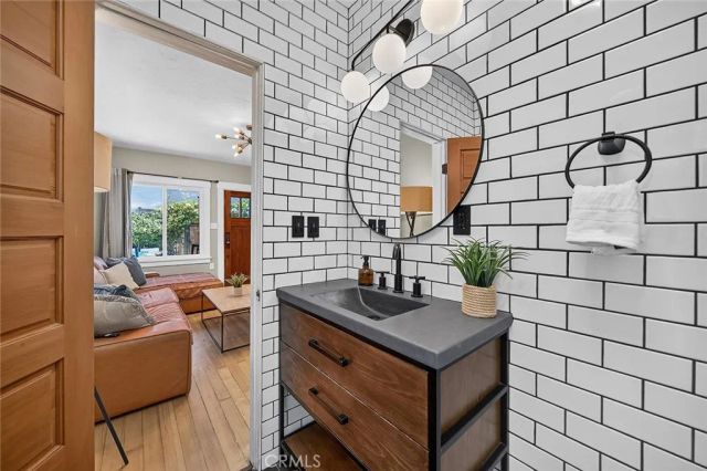 523 Olive, Long Beach, CA 90802