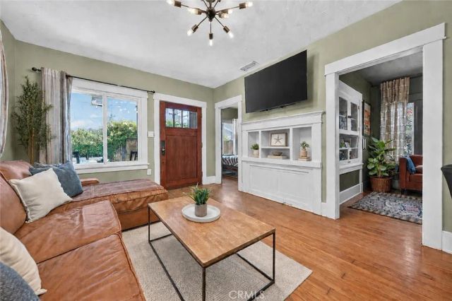 523 Olive, Long Beach, CA 90802