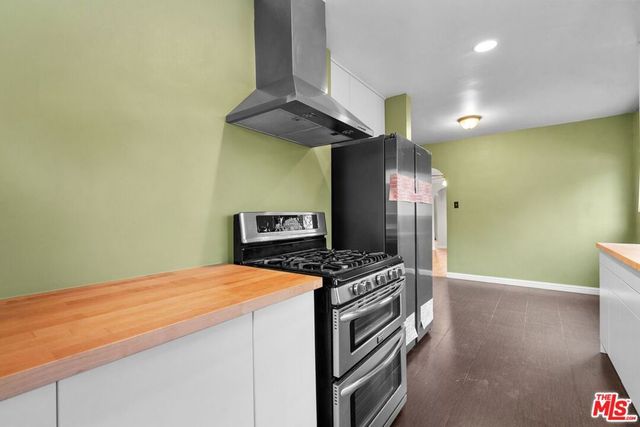 8871 Gibson Street, Los Angeles, CA 90034