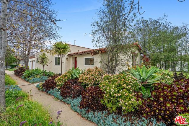 8871 Gibson Street, Los Angeles, CA 90034